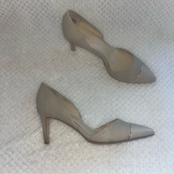 Womens Calvin Klein Elegant Beige Closed Toe Heels Business Casual Size 9.5 - Picture 2 of 8